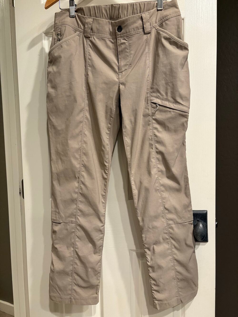 DULUTH Trading Co Womens Tan Cargo Pants Size 8 Outdoor Active Hiking Granola
